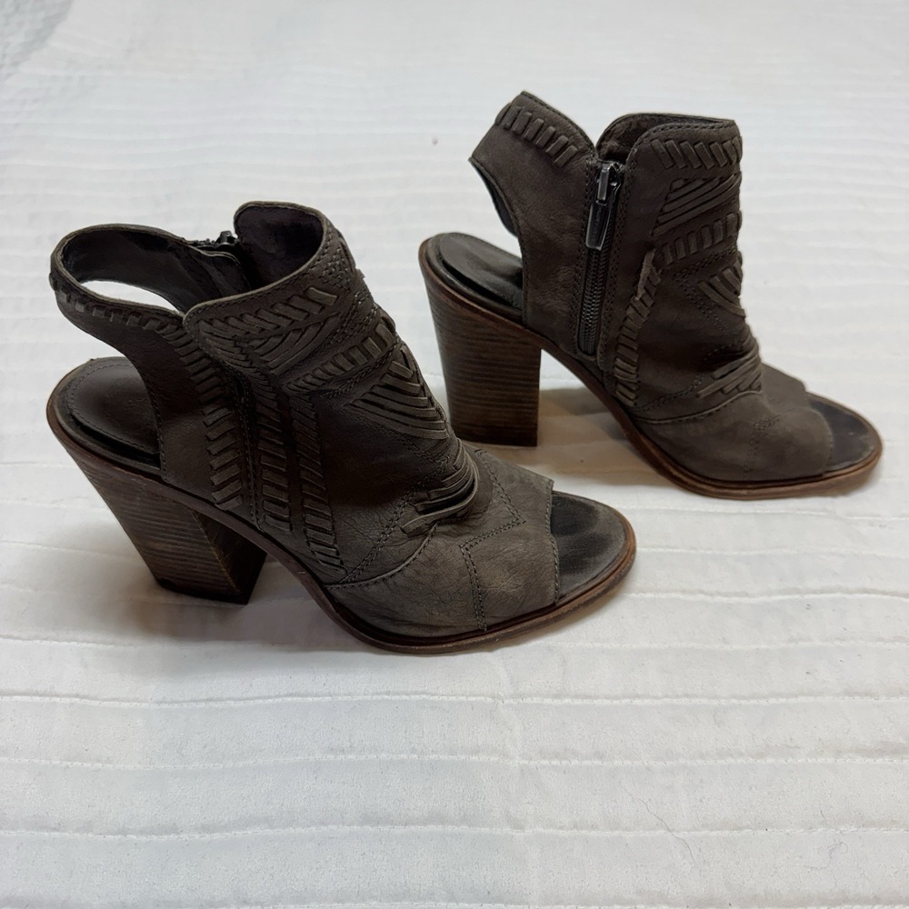 Vince Camuto Karinta Open-toe Slingback Bootie Grey Suede 4" Heel 7M - Picture 1 of 12